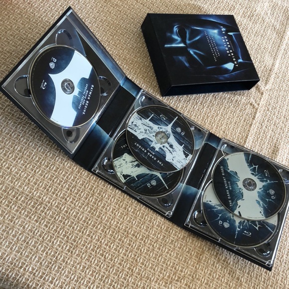 The Dark Knight Trilogy 5 DVD boxed collection - Picture 6 of 12